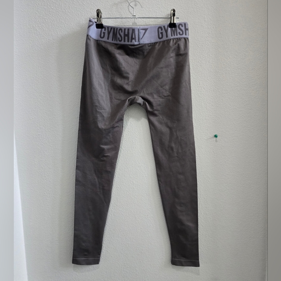 gymshark grey logo leggings size small - Picture 2 of 3